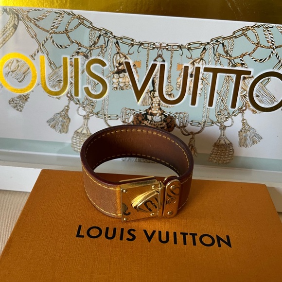 Louis Vuitton Leather Koala Nomade LV Cuff Bracelet - Picture 13 of 14